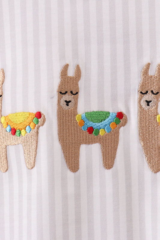 Brown alpaca embroidery top