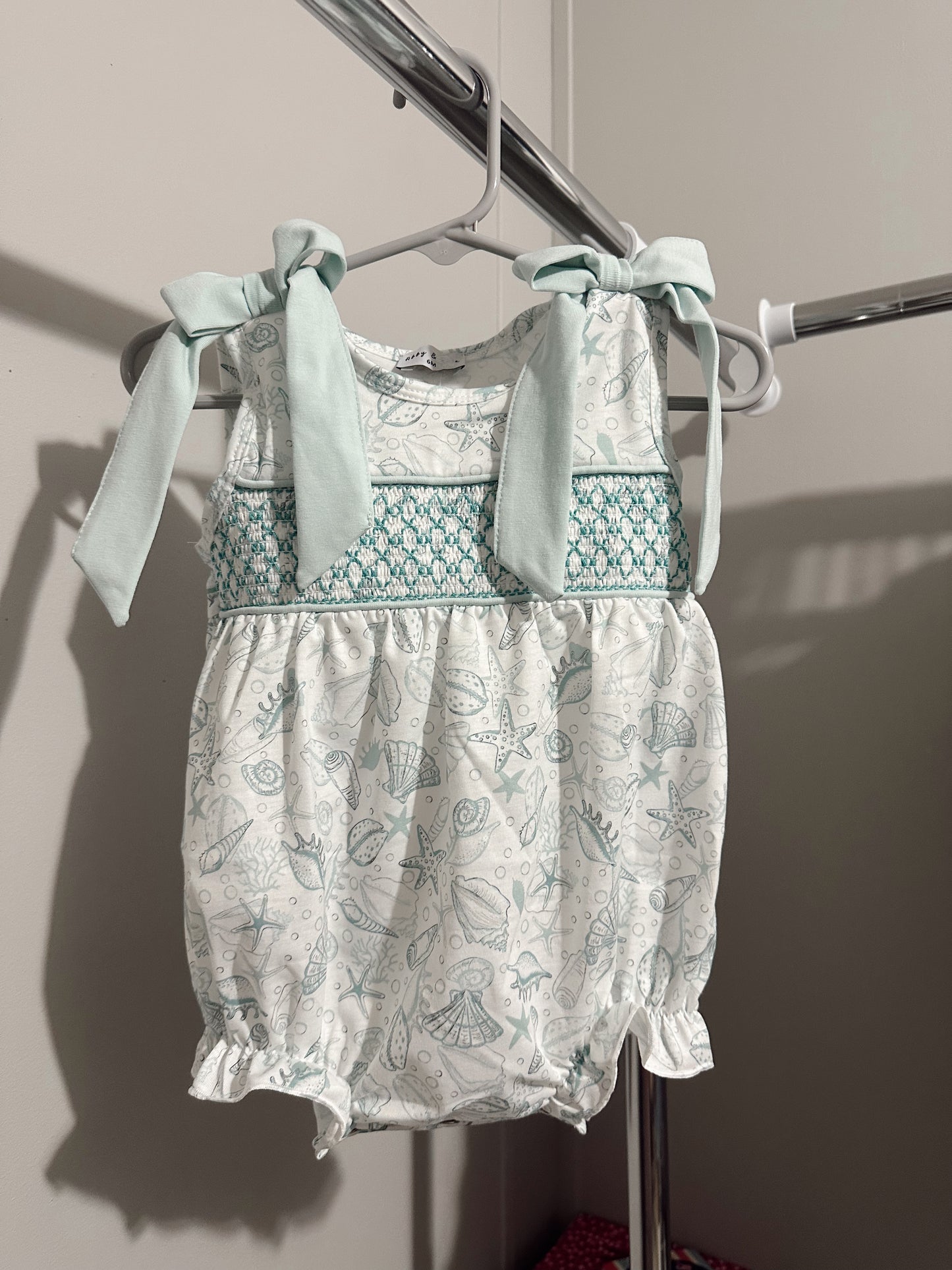 Girls beach toile bubble