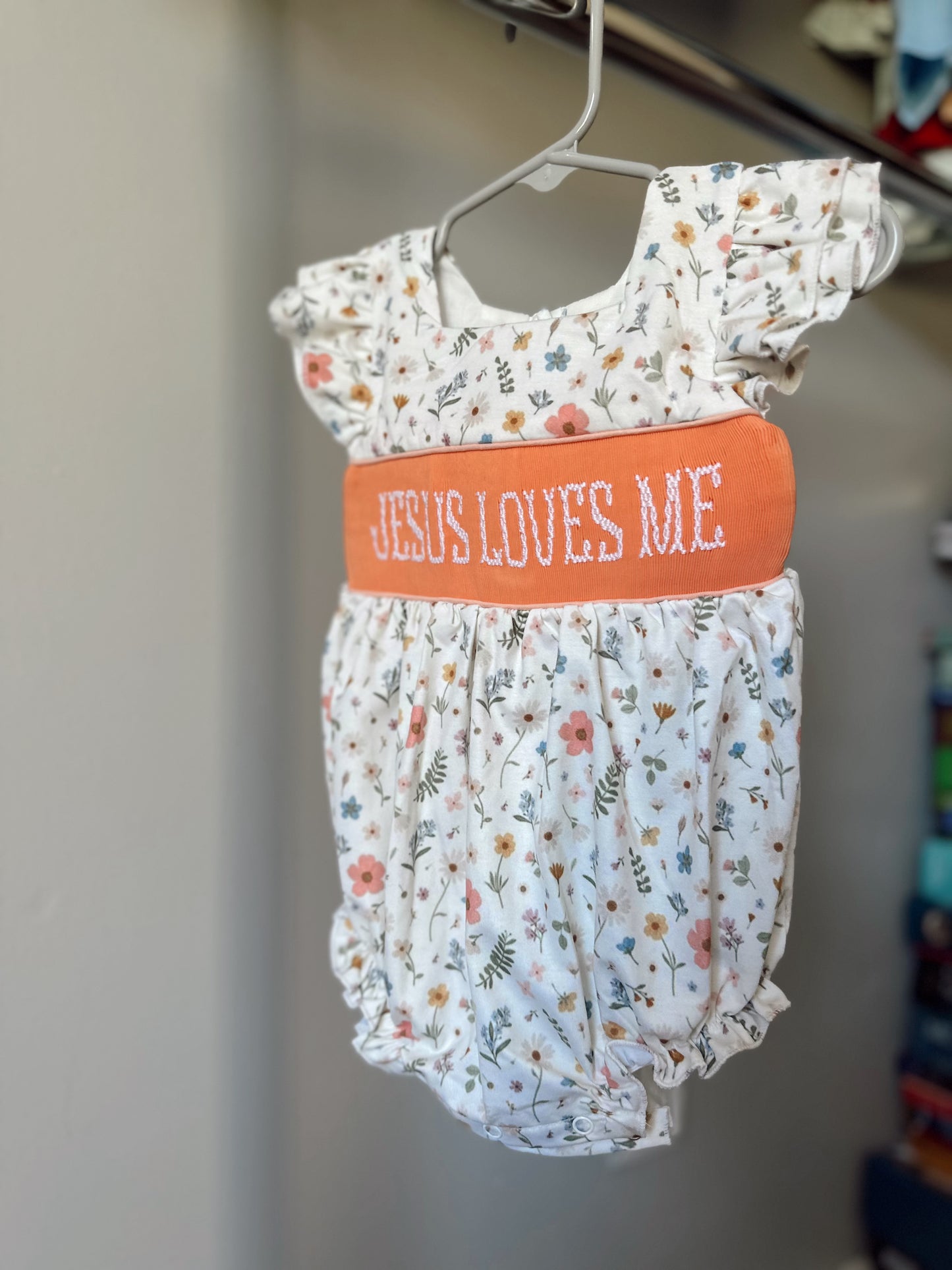 Girls coral floral Jesus loves me bubble